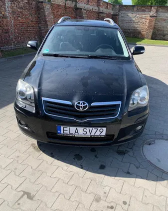 łódzkie Toyota Avensis cena 17600 przebieg: 167500, rok produkcji 2006 z Sztum